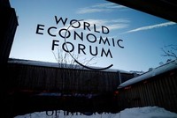 Biểu tượng của Diễn đàn Kinh tế Thế giới ở Davos, Thụy Sĩ. (Ảnh: Reuters)