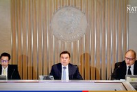 Ông Pornchai Thiraveja (giữa), lãnh đạo Văn phòng Chính sách tài chính của Bộ Tài chính Thái Lan phát biểu tại cuộc họp hôm 27/1/2023. Ảnh: The Nation.