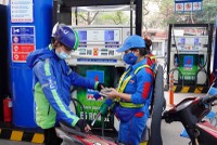 Bộ Tài chính cho rằng, chưa thể bỏ thuế tiêu thụ đặc biệt với mặt hàng xăng.