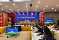 Phó chủ tịch Quốc hội Nguyễn Đức Hải, Phó thủ tướng Trần Hồng Hà trực tiếp nghe các chuyên gia, doanh nhân góp ý.