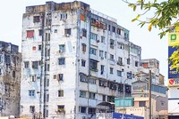 Những chung cư chờ sập.