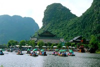 Khu du lịch sinh thái Tràng An là một trong những địa điểm hấp dẫn khách du lịch trong và ngoài nước.