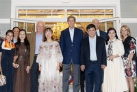 Ngài John Kerry, cựu Ngoại trưởng Mỹ, hiện là đặc phái viên của Tổng thống Joe Biden đóng vai trò tích cực trong chương trình hợp tác của Boeing với Vietjet.