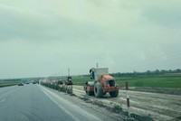 Tuyến đường nối 2 cao tốc đoạn qua địa phận tỉnh Hưng yên đang được đơn vị thi công đẩy nhanh tiến độ. Ảnh: Phạm Đăng.
