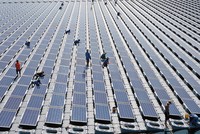 Vướng mắc về giá khiến các dự án năng lượng tái tạo chưa thể đàm phán bán điện cho EVN. Ảnh: Đức Thanh.