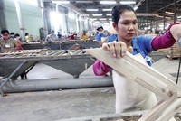 Theo Tổng cục Hải quan, trong 4 tháng đầu năm, trị giá xuất khẩu gỗ và sản phẩm gỗ ước đạt 3,9 tỷ USD, giảm 30,4% so với cùng kỳ. 