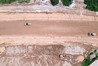 Thi công Dự án xây dựng cao tốc Bến Lức - Long Thành (Ảnh: Phạm Tùng, báo Đồng Nai).