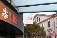 Biểu tượng ngân hàng UBS tại Geneva (Thụy Sĩ), ngày 20/3/2023. (Ảnh: THX/TTXVN)