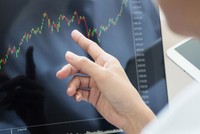 Trên thị trường chứng khoán, thông tin là tiền bạc.