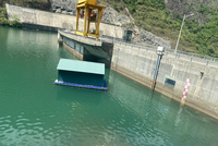 Lưu lượng về các hồ chứa thấp, mực nước hồ tăng chậm nên các nhà máy thuỷ điện vẫn phải phát điện cầm chừng