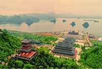 Chùa Tam Chúc là điểm nhất định phải khám phá khi đến Flamingo Golden Hill