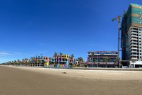 Toà Ibiza Party Resort và Trung tâm nghỉ dưỡng Bốn Mùa (ngoài cùng bên phải) đã hoàn thành những hạng mục quan trọng nhất, sẵn sàng đi vào hoạt động trong thời gian sắp tới.