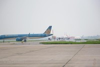 Máy bay của hãng hàng không đang lăn ra đường cất, hạ cánh. (Ảnh: Việt Hùng/Vietnam+)