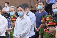 Phạm Trung Kiên bị cáo buộc nhiều lần ép doanh nghiệp phải đưa tiền trước khi trình ký duyệt đề xuất các chuyến bay.