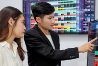 Chứng khoán là một trong những ngành được kỳ vọng có sóng trong nửa cuối năm nhờ đà hồi phục của thị trường.