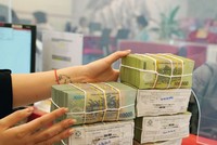 Thanh khoản dồi dào, lãi suất cho vay hạ xuống kỳ vọng sẽ kích thích nhu cầu vay đầu tư, tiêu dùng.