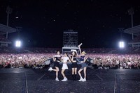 Nhóm nhạc Hàn Quốc BlackPink trong đêm diễn tại Hà Nội.