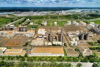 Nhà máy Điện Phú Mỹ 3 và Phú Mỹ 2.2 trong Trung tâm Điện lực Phú Mỹ khi được chuyển giao về cho Việt Nam sẽ phải dùng khí LNG nhập khẩu để phát điện, có giá cao gấp 1,5 lần so với nguồn khí tự nhiên trong nước do nguồn khí trong nước này đã được bán cho các hộ sử dụng khác.