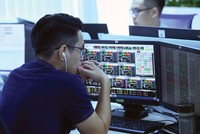 Sau giai đoạn tăng điểm vài tháng qua, thị trường chứng khoán đang trong tình trạng bấp bênh.