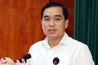 Ủy ban kiểm tra Tỉnh ủy Kiên Giang đã quyết định kỷ luật khiển trách đối với ông Huỳnh Quang Hưng - chủ tịch UBND TP Phú Quốc.(Nguồn: Vietnamnet)