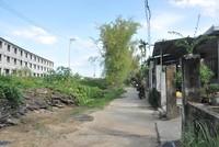 Nhiều hộ dân bị ảnh hưởng bởi dự án Đường trục chính đô thị mới Điện Nam - Điện Ngọc (ĐT603 nối dài) vẫn chưa được di dời, tái định cư.