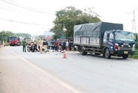 Hiện trường một vụ tai nạn giao thông. (Ảnh: Đậu Tất Thành/TTXVN)