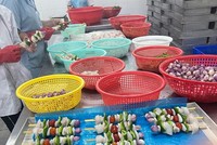 Chế biến thủy sản xuất khẩu tại Công ty TNHH Thương mại Thủy sản Thịnh Phú.
