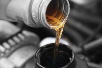 Giá dầu tại châu Âu tăng vọt sau khi Nga cấm xuất khẩu mặt hàng này