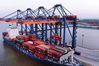 Lĩnh vực logistics, trong đó có cảng và vận tải biển đang có dấu hiệu hồi phục.