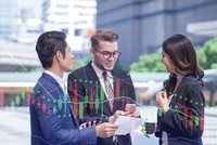 Kết quả đầu tư khả quan của các quỹ có thể làm dịu nỗi lo tỷ giá tăng của nhà đầu tư ngoại.