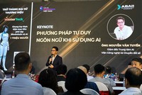 Ông Nguyễn Văn Tuyền, Giám đốc Trung tâm AI thuộc Viện Công nghệ và Chuyển đổi số phát biểu tại hội thảo.
