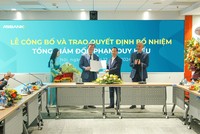 HĐQT ABBANK trao quyết định bổ nhiệm cho ông Phạm Duy Hiếu.