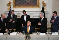 Ông Trump: "Cuộc chiến chống lại tiền điện tử đã kết thúc"