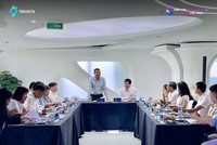 Ông Hồ Kỳ Minh, Phó Chủ tịch Thường trực UBND thành phố Đà Nẵng bày tỏ sự ủng hộ với Mạng VBSN và các nỗ lực mà Công ty 1Matrix, VBA đang thực hiện.