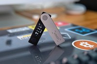 Nghi vấn gần 100 triệu USD tài sản mã hóa từ ví Ledger bị tấn công