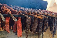 Xuân về thẩn thơ nhớ món thịt trâu gác bếp