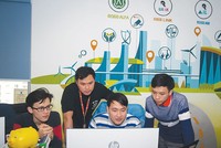 Không chỉ hợp tác chiến lược cùng với các tập đoàn đi đầu trong chuyển đổi số, FPT còn phát triển đội ngũ chuyên gia để sẵn sàng cho CMCN 4.0