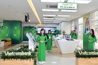 Khách hàng đến với Vietcombank luôn được trải nghiệm những dịch vụ ngân hàng thân thiện, hiện đại