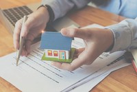 “Trầm ngâm” nghề môi giới