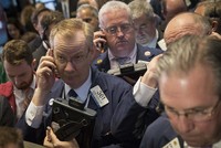 Phố Wall tăng mạnh sau văn bản cuộc họp của FED được công bố - Ảnh: Reuters