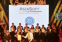 Ông Nguyễn Thái Trang, Giám đốc AsiaSoft nhận giải “Sản phẩm phần mềm ưu việt 4 sao” cho sản phẩm Asia Enterprise