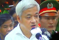 Bị cáo Nguyễn Đức Kiên trong phiên xử chiều 2/6 (ảnh chụp qua màn hình)