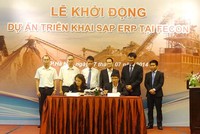 Lễ ký kết trao đổi tài liệu triển khai giữa FECON và FPT IS