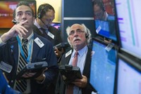 Giới đầu tư phố Wall cũng lo sợ bởi sự bất ổn ở đặc khu kinh tế Hồng Kông (Trung Quốc) - Ảnh: Reuters