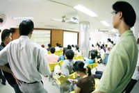 Tin tốt “ào ào” ra thị trường