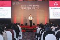 Ông Phan Trung Phương, Chủ tịch HĐQT F.I.T thuyết trình trước các nhà đầu tư