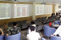 Hiện có khoảng 30 DN niêm yết đã cạn room đối với NĐT nước ngoài