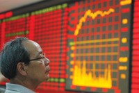 Con  số hơn 3.000 tỷ USD “bốc hơi” khỏi TTCK Trung Quốc không tương ứng với con số rút ra thật