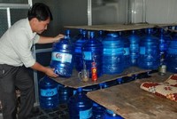 Danh sách 10 cơ sở sản xuất nước uống đóng chai không đạt chuẩn tại Hà Nội 