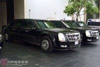 Hai chiếc limousine The Beast xuất hiện tại Hà Nội. Ảnh: Đại Dương